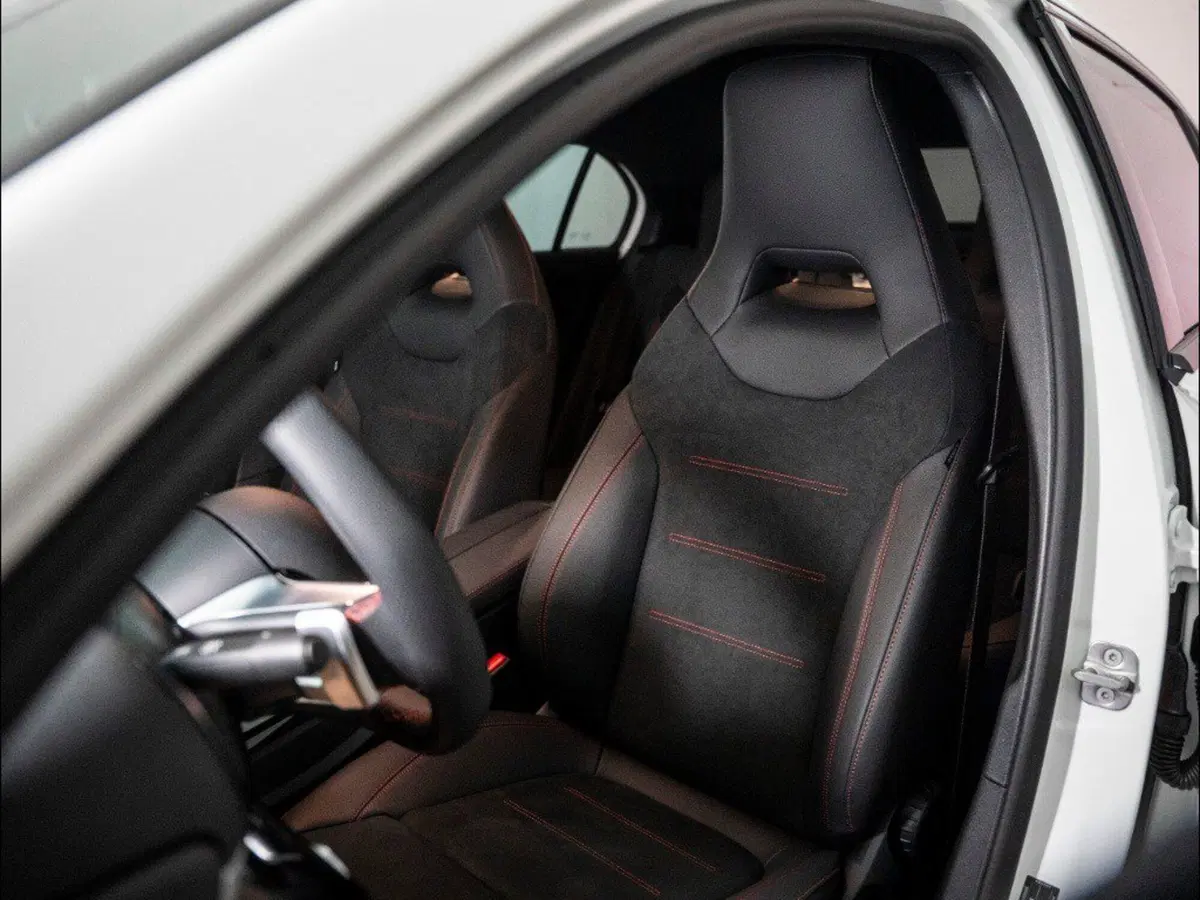 Mercedes-Benz Classe A Sedan nuova a Macerata (11)
