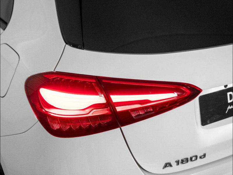 Mercedes-Benz Classe A Sedan nuova a Macerata (8)