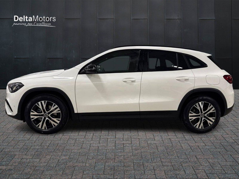 Mercedes-Benz GLA SUV nuova a Ancona (2)