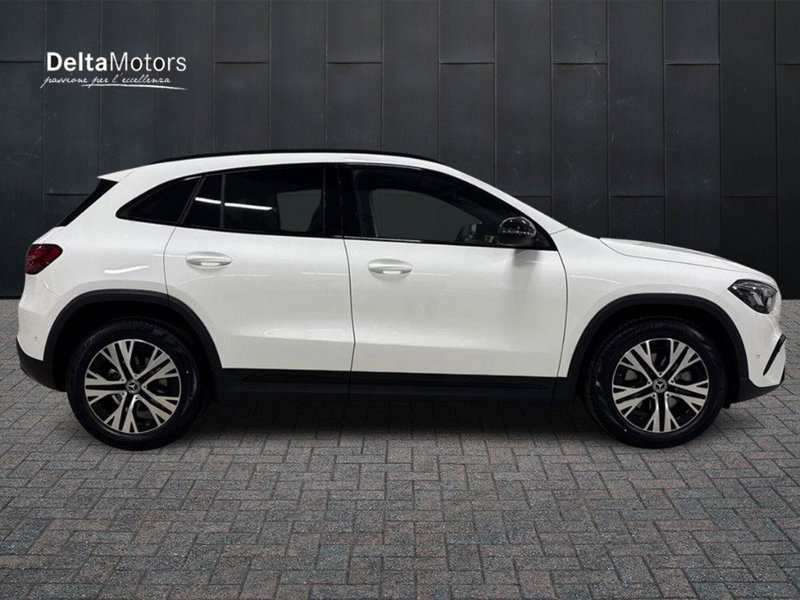 Mercedes-Benz GLA SUV nuova a Ancona (5)