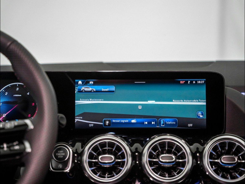 Mercedes-Benz GLA SUV nuova a Macerata (19)