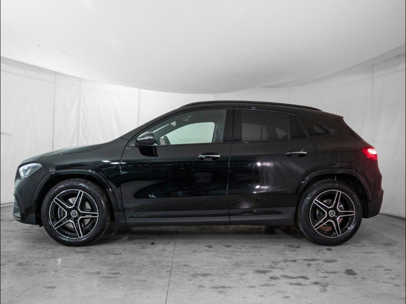 Mercedes-Benz GLA SUV nuova a Macerata (2)
