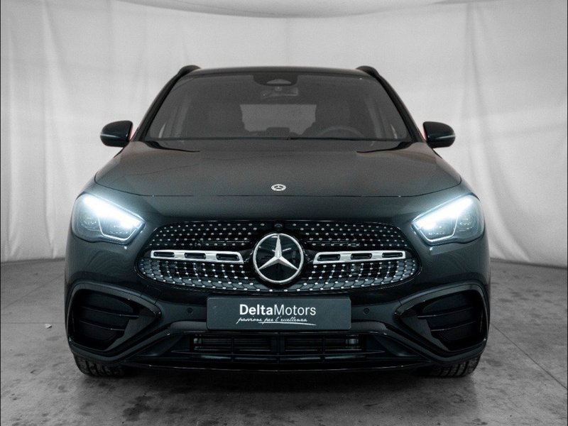 Mercedes-Benz GLA SUV nuova a Macerata (5)