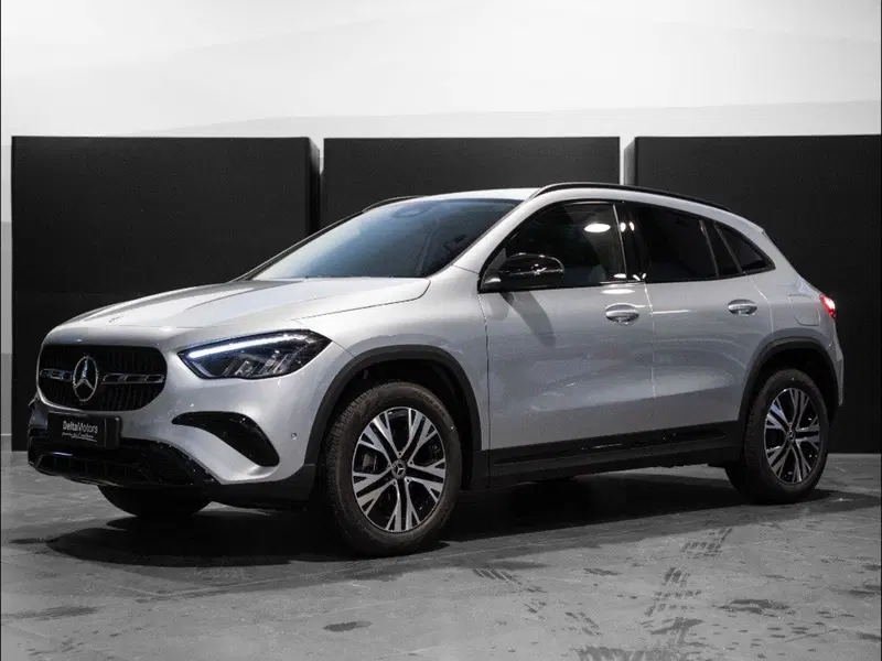 Mercedes-Benz GLA SUV nuova a Ancona