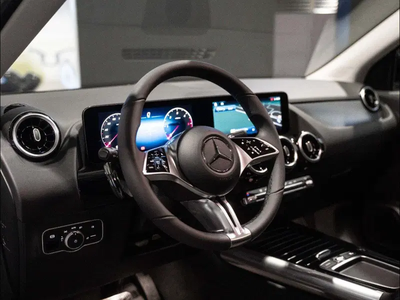 Mercedes-Benz GLA SUV nuova a Ancona (13)