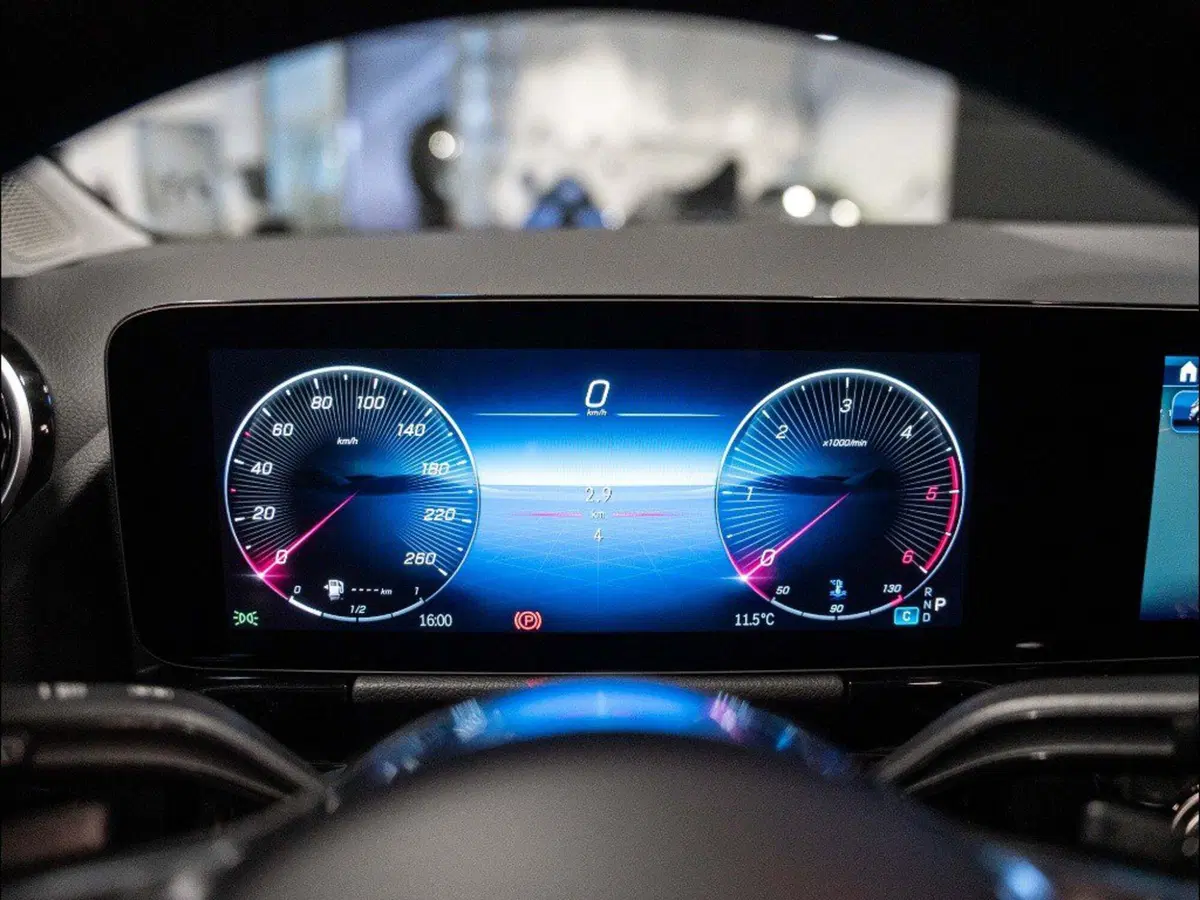 Mercedes-Benz GLA SUV nuova a Ancona (14)
