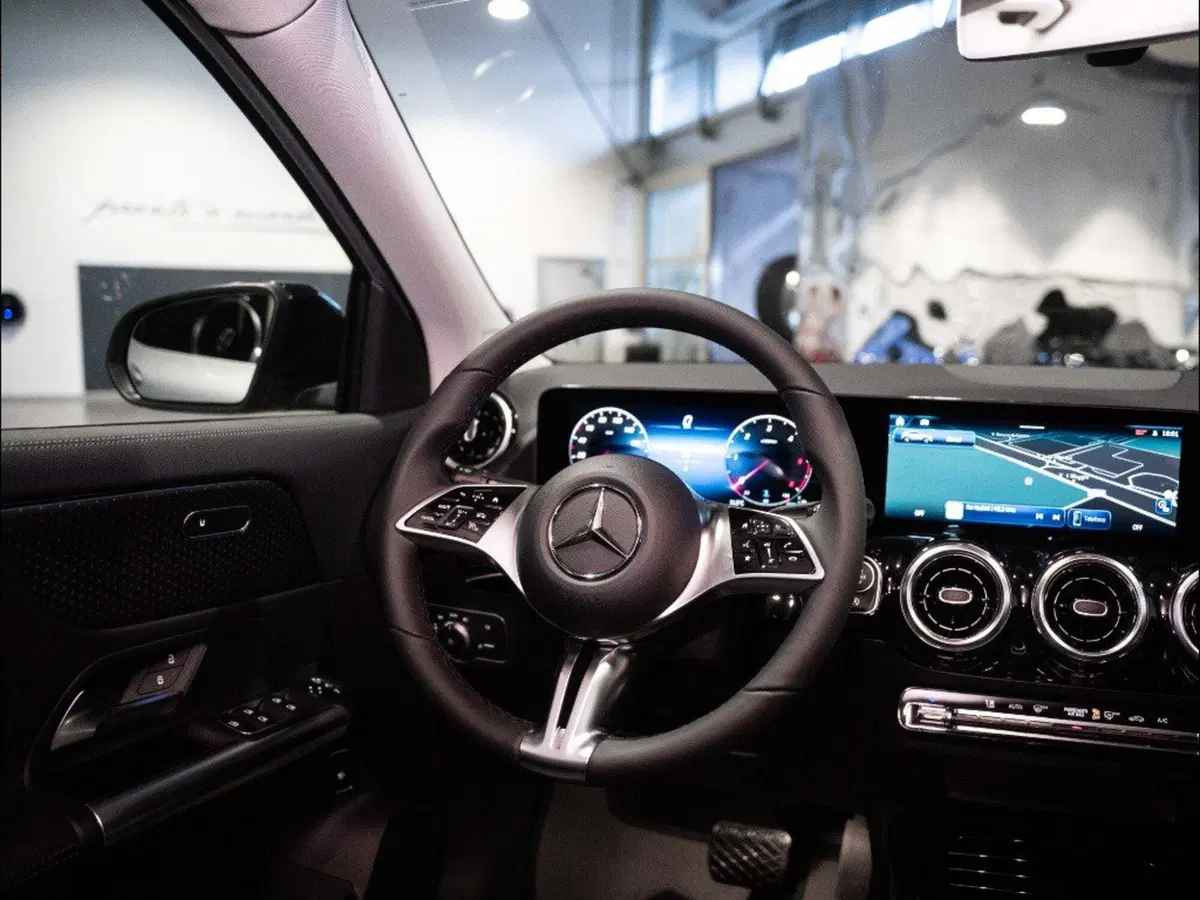 Mercedes-Benz GLA SUV nuova a Ancona (16)