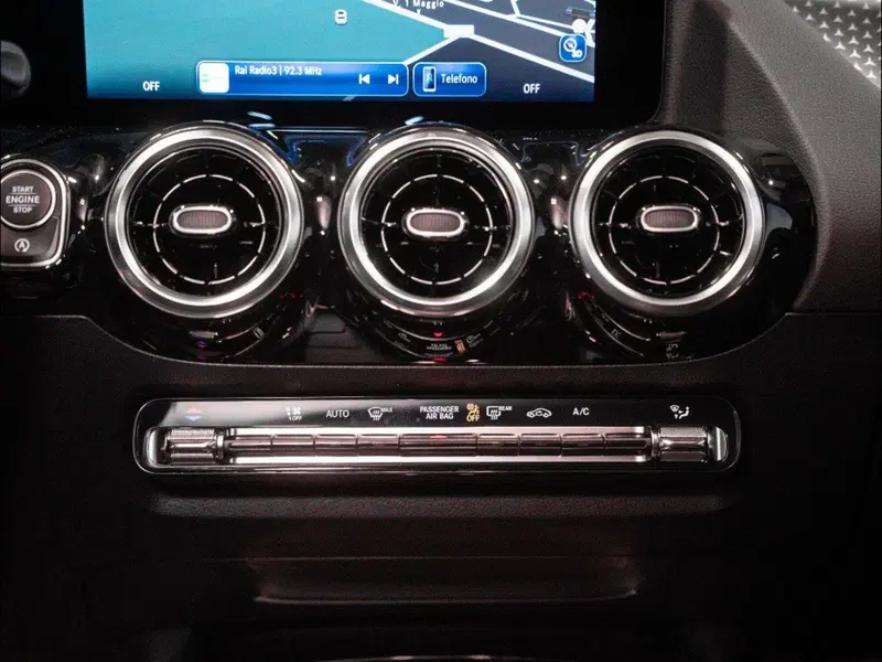 Mercedes-Benz GLA SUV nuova a Ancona (18)