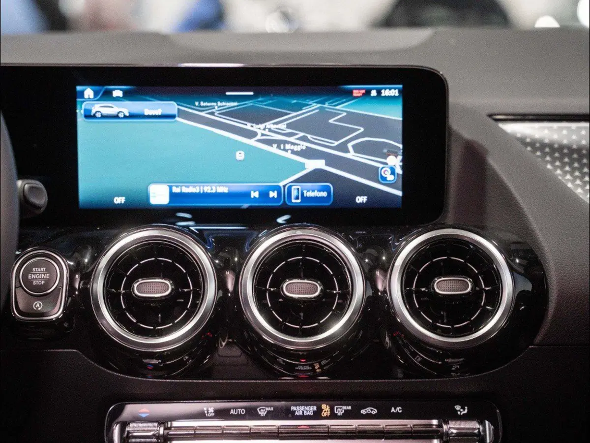 Mercedes-Benz GLA SUV nuova a Ancona (19)