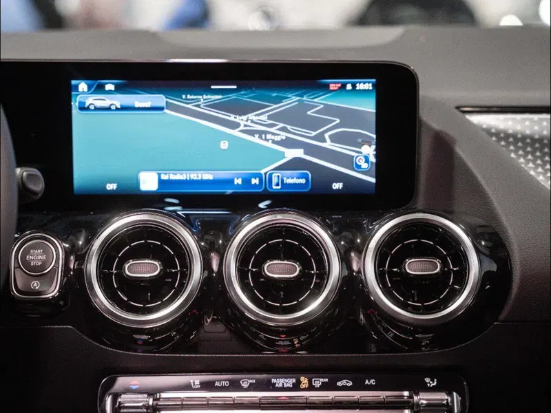Mercedes-Benz GLA SUV nuova a Ancona (19)