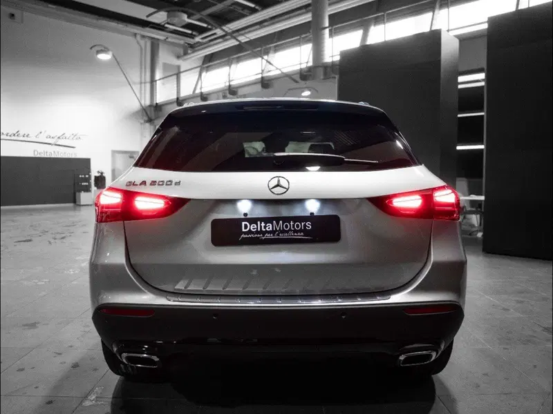Mercedes-Benz GLA SUV nuova a Ancona (3)
