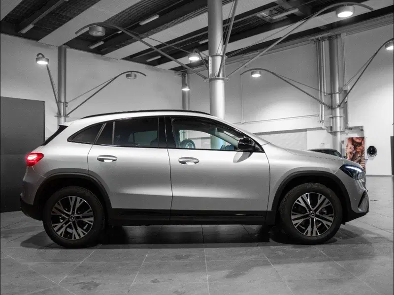 Mercedes-Benz GLA SUV nuova a Ancona (4)