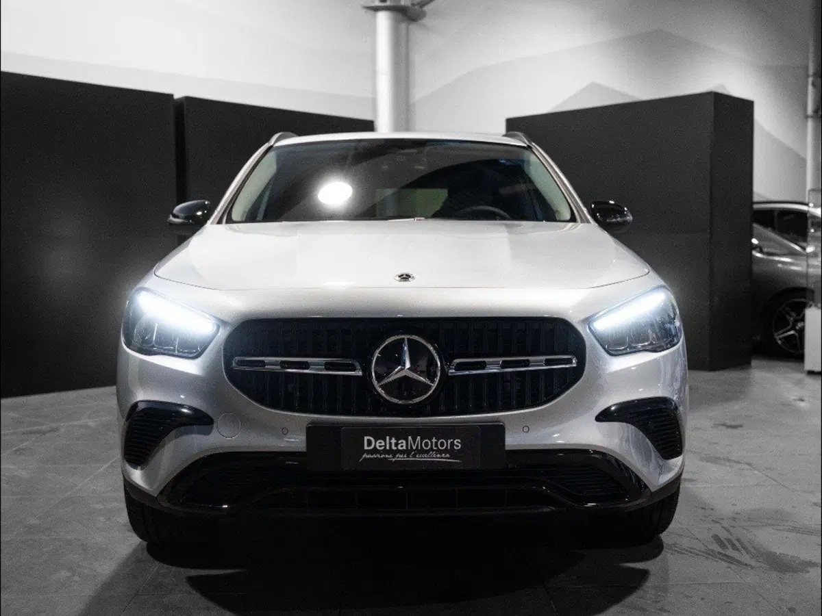 Mercedes-Benz GLA SUV nuova a Ancona (5)