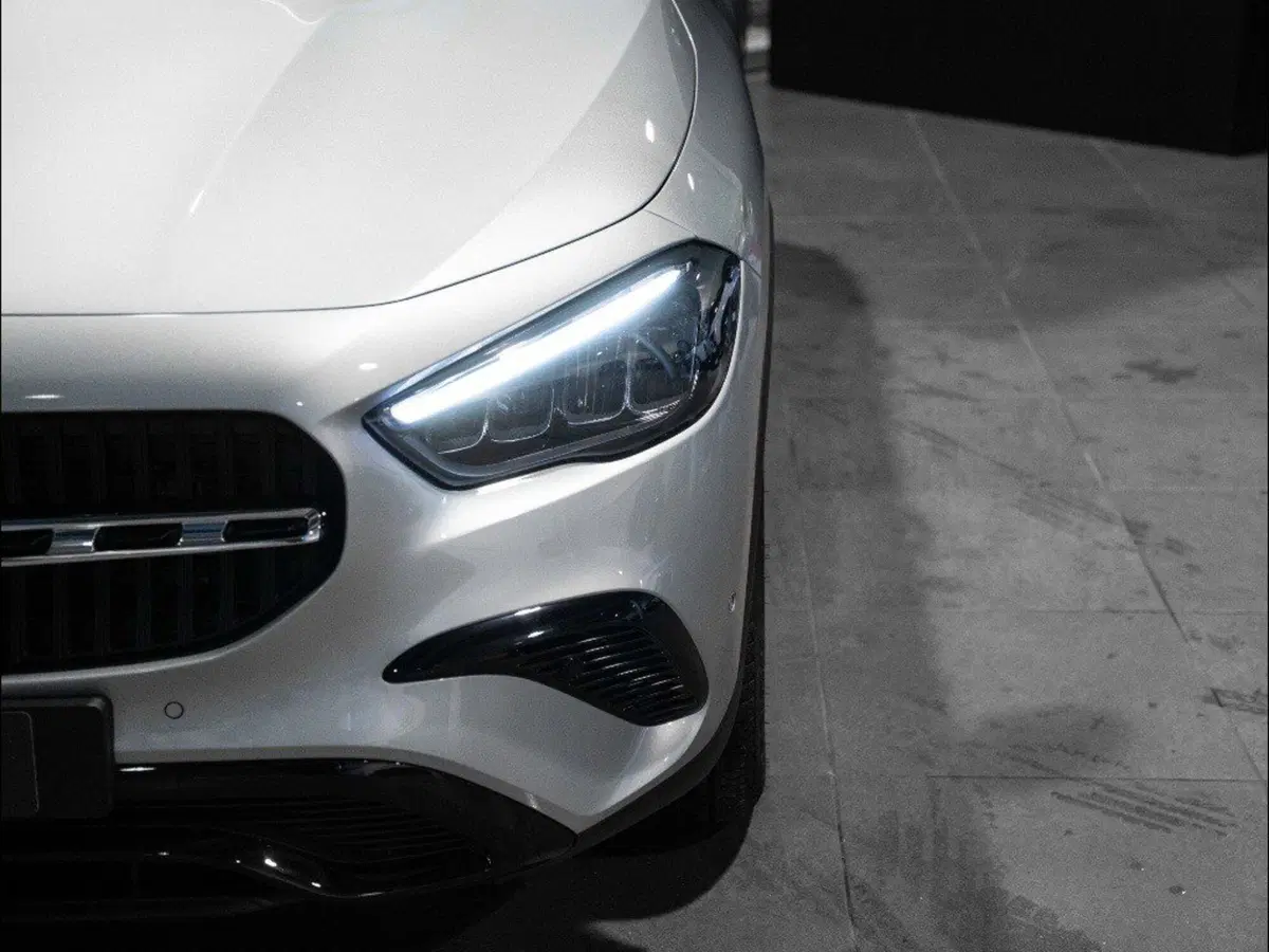Mercedes-Benz GLA SUV nuova a Ancona (6)