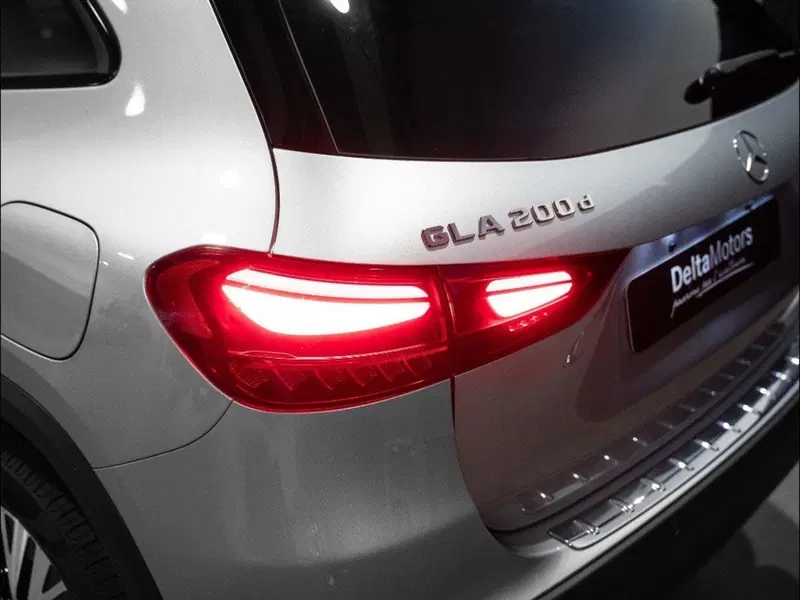 Mercedes-Benz GLA SUV nuova a Ancona (8)