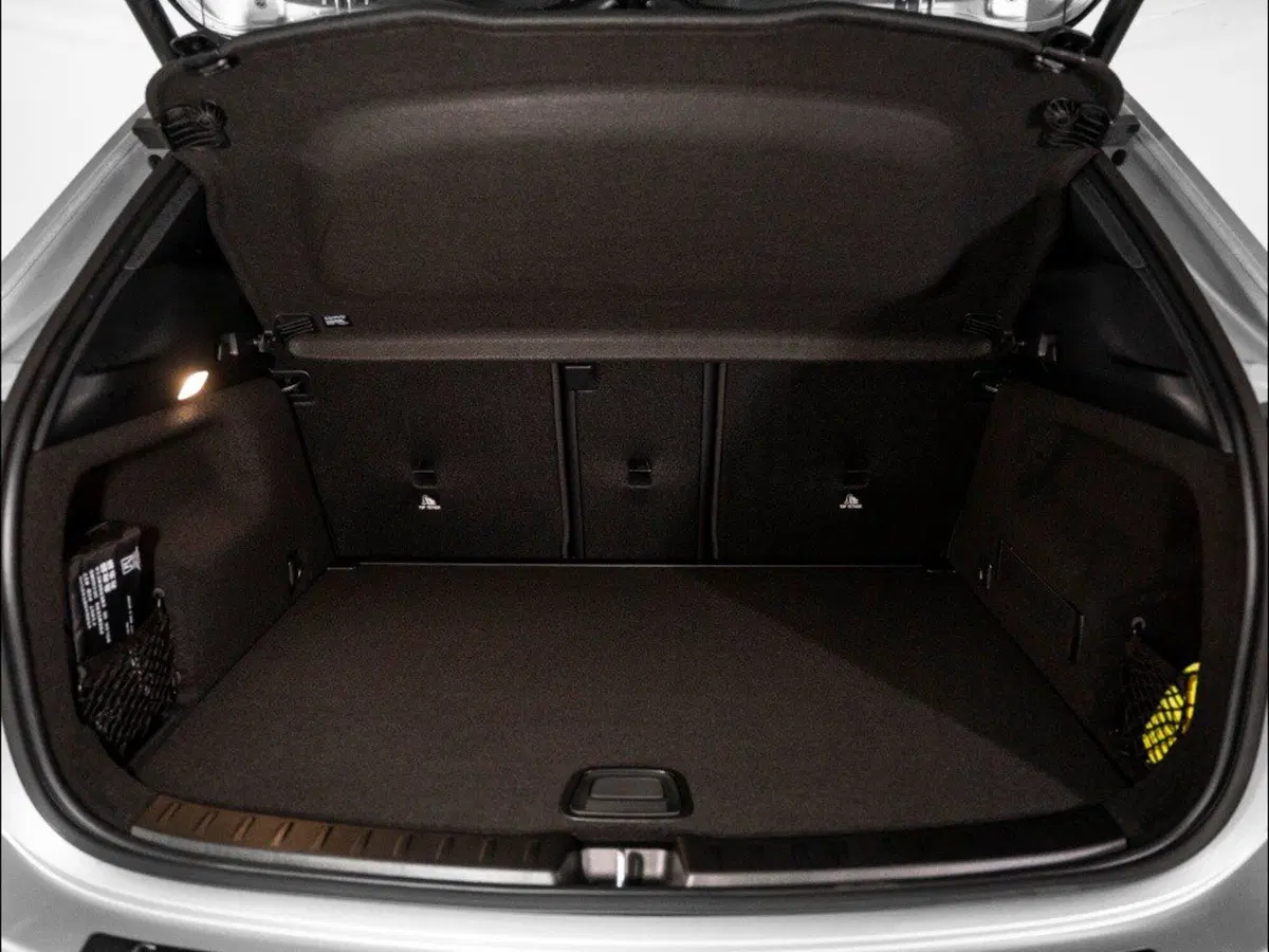 Mercedes-Benz GLA SUV nuova a Macerata (10)