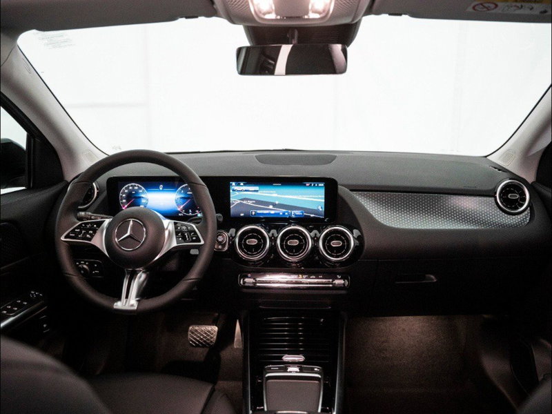 Mercedes-Benz GLA SUV nuova a Macerata (14)