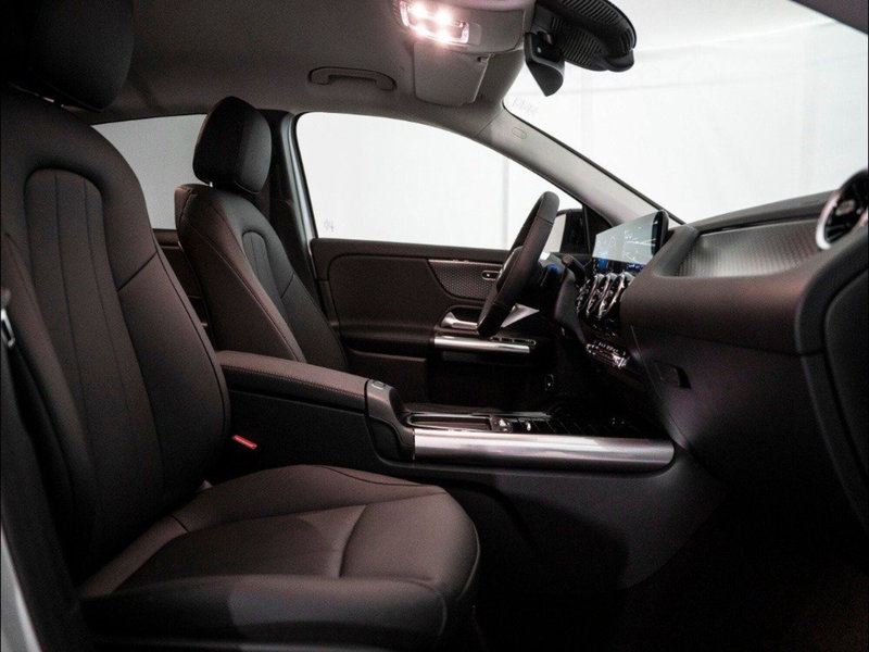 Mercedes-Benz GLA SUV nuova a Macerata (17)