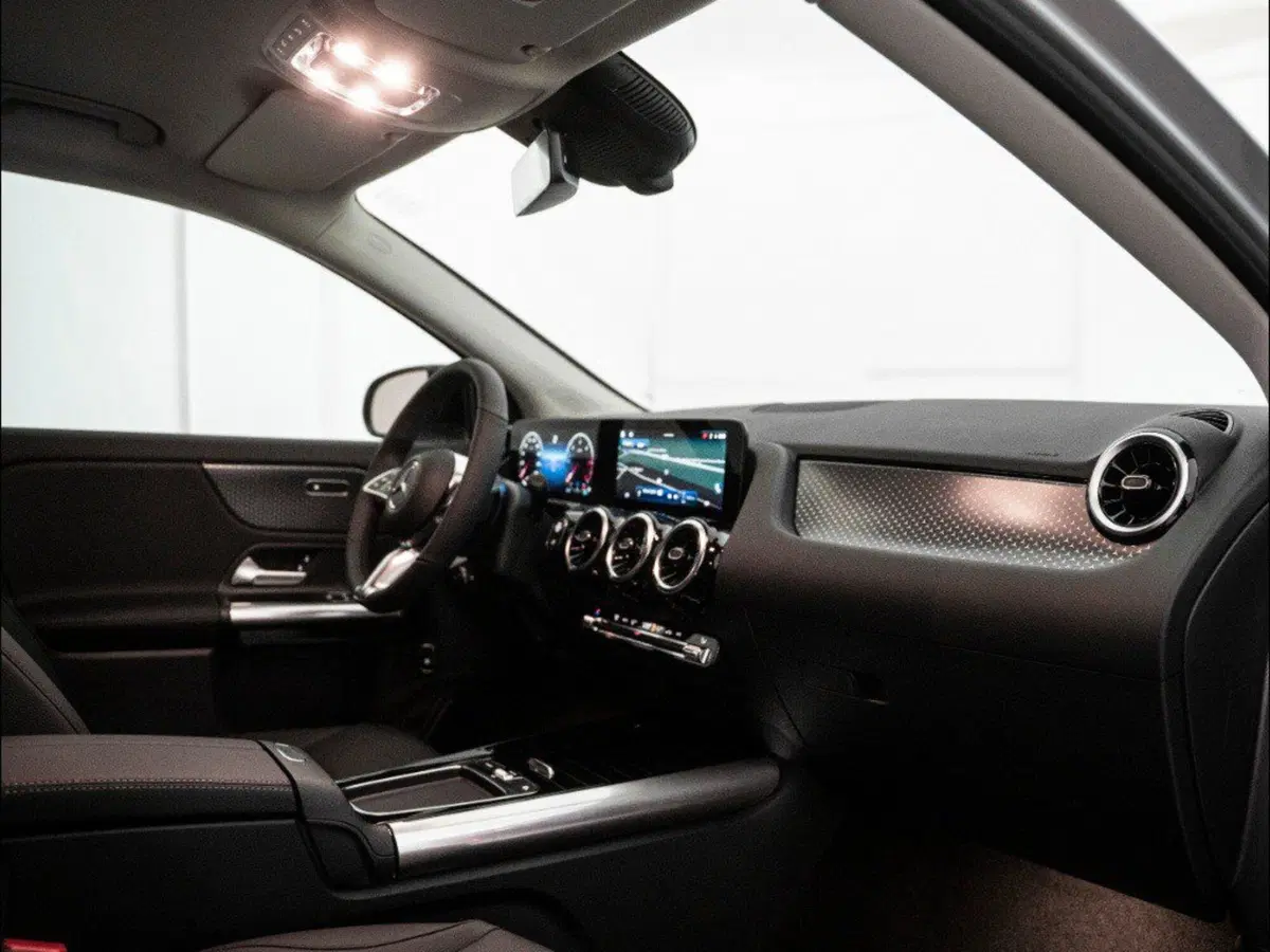 Mercedes-Benz GLA SUV nuova a Macerata (18)