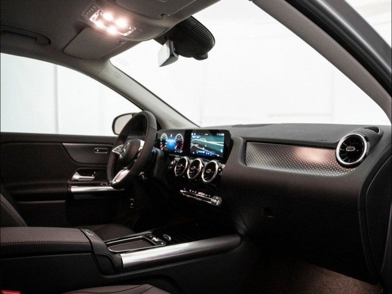 Mercedes-Benz GLA SUV nuova a Macerata (18)