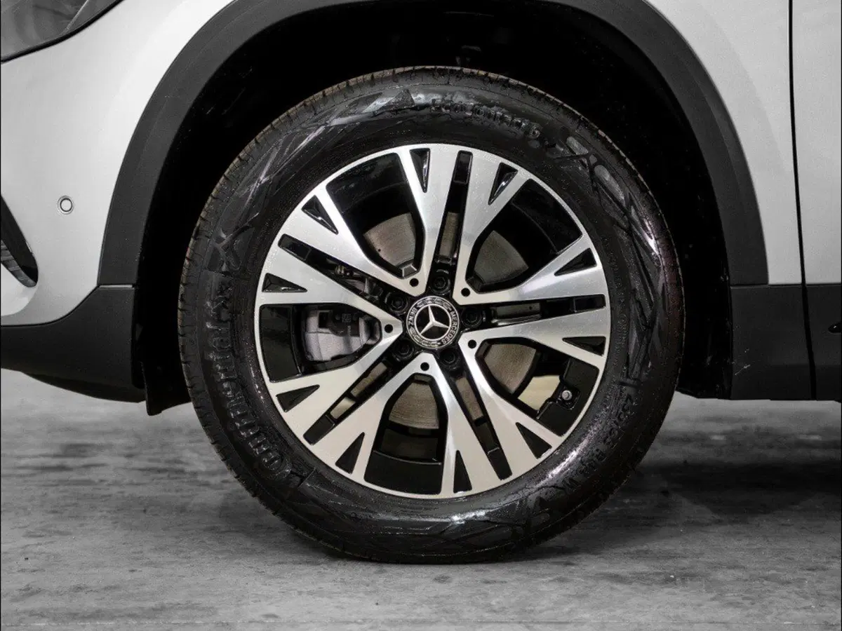 Mercedes-Benz GLA SUV nuova a Macerata (7)