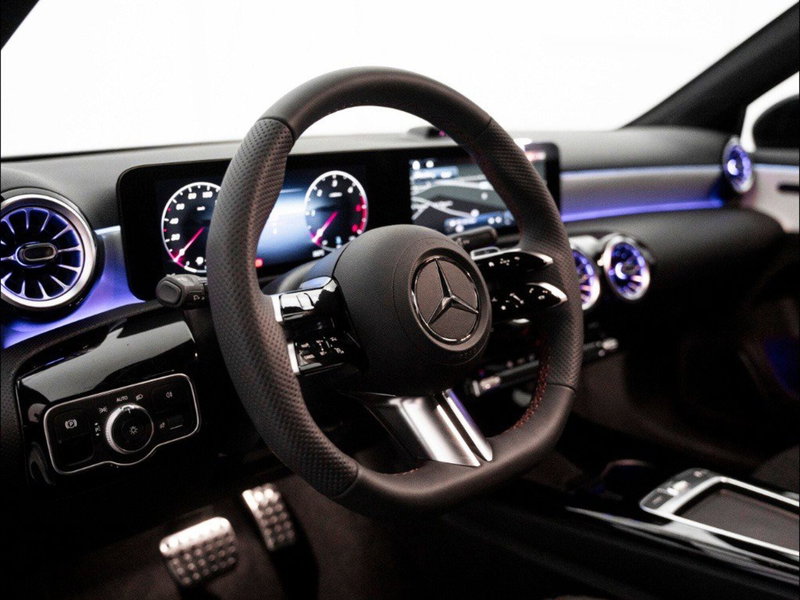 Mercedes-Benz Classe A Sedan nuova a Macerata (13)