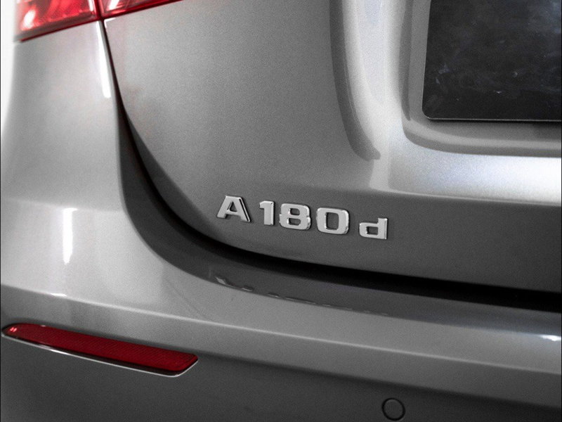 Mercedes-Benz Classe A Sedan nuova a Macerata (9)