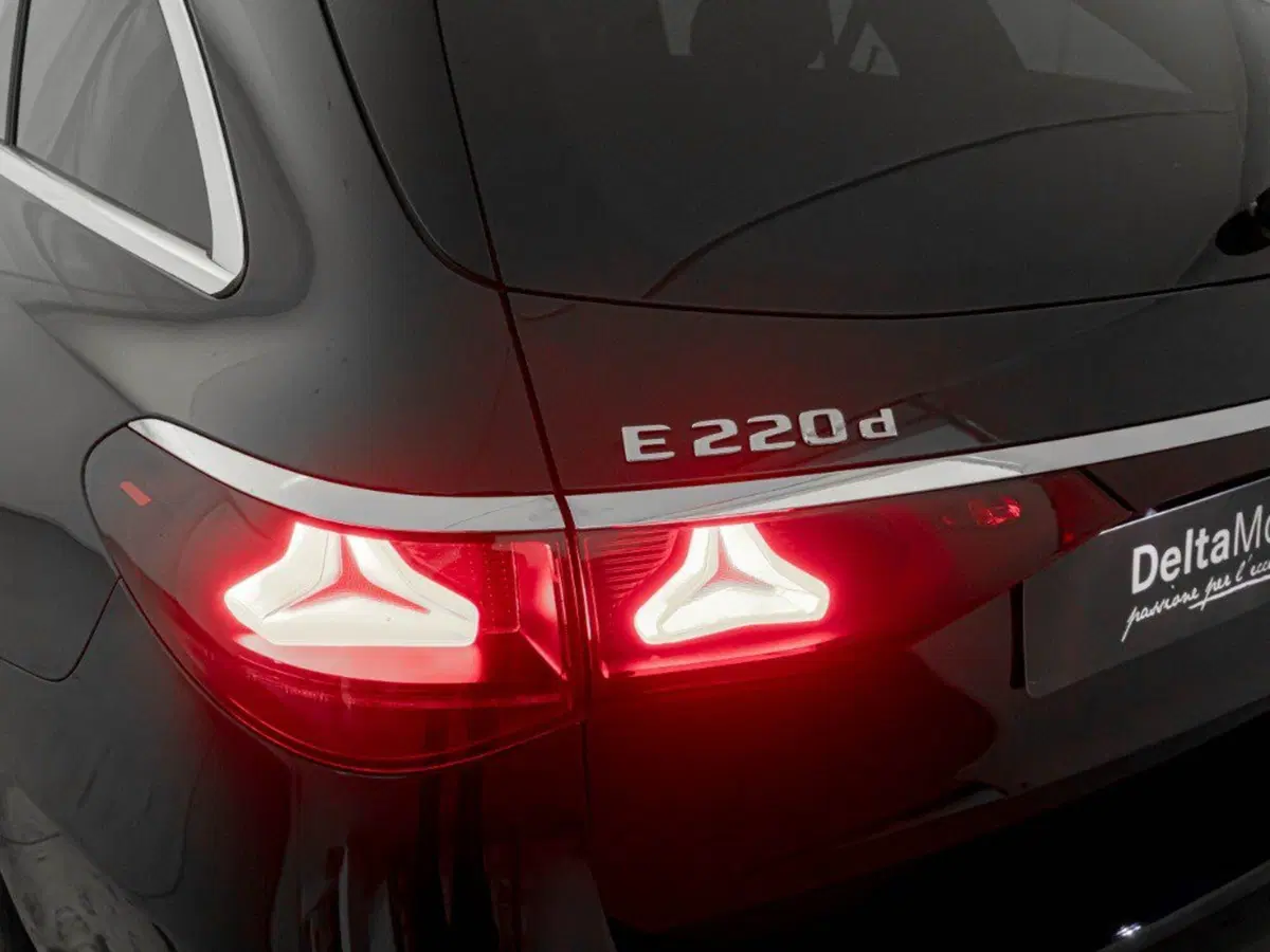 Mercedes-Benz Classe E Station Wagon nuova a Ancona (6)