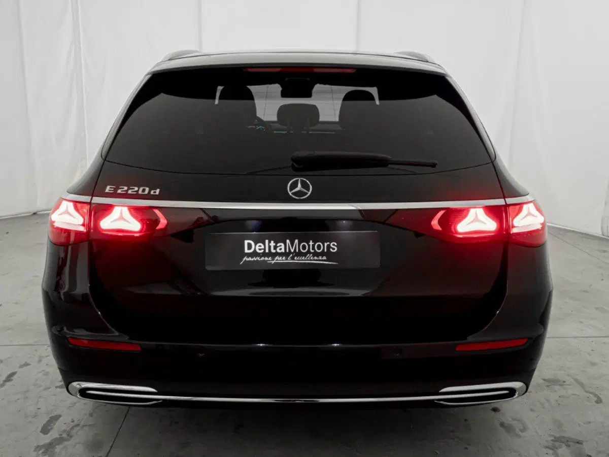 Mercedes-Benz Classe E Station Wagon nuova a Ancona (7)