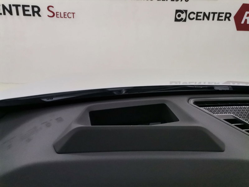 BMW iX1 usata a Salerno (15)