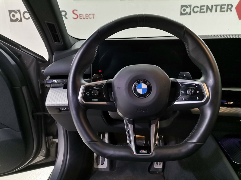 BMW Serie 5 nuova a Salerno (7)