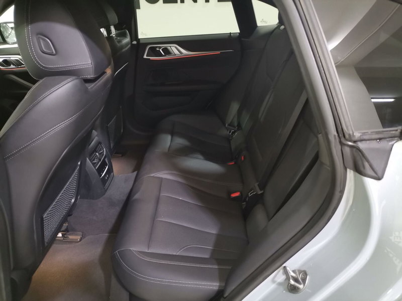 BMW i4 usata a Salerno (10)