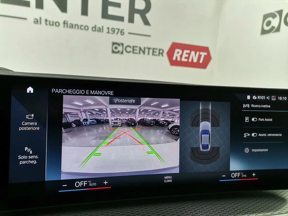 BMW i4 usata a Salerno (11)