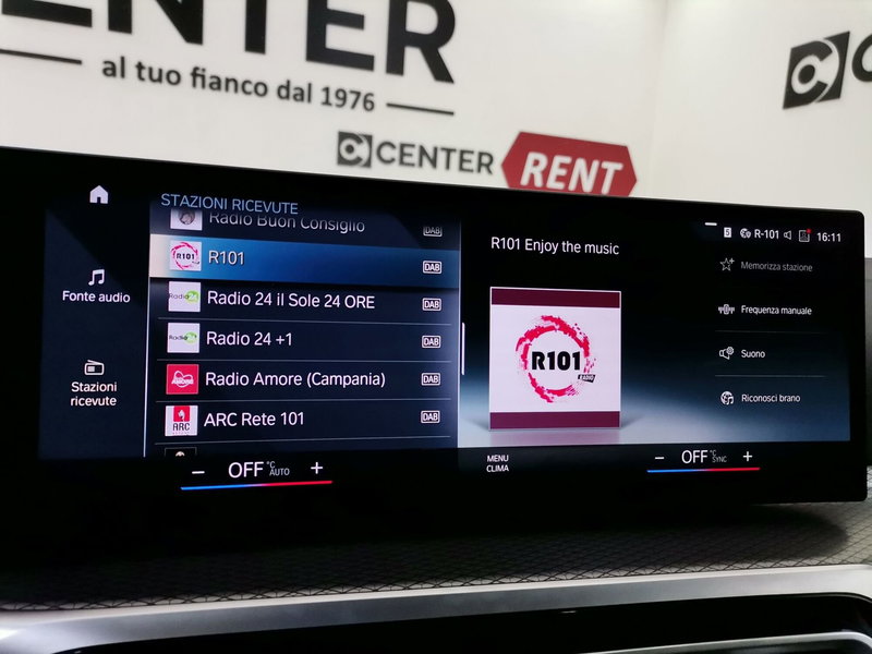 BMW i4 usata a Salerno (15)