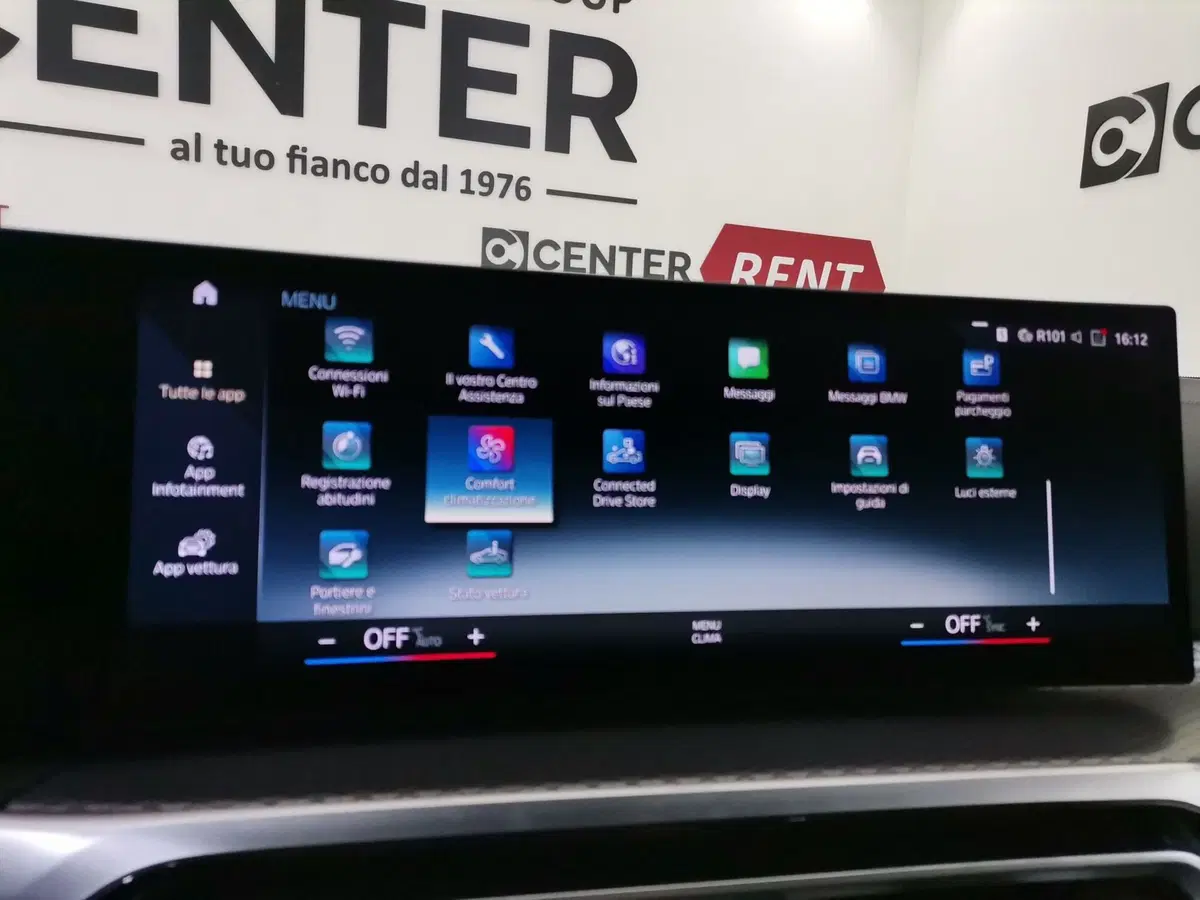 BMW i4 usata a Salerno (20)