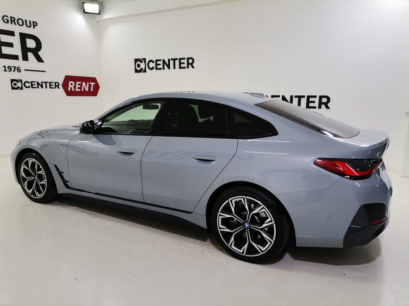 BMW i4 usata a Salerno (4)