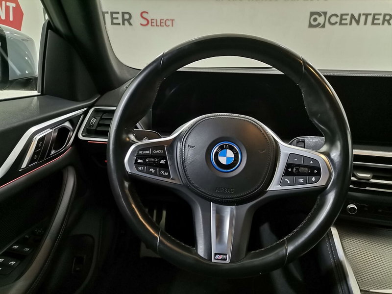 BMW i4 usata a Salerno (8)
