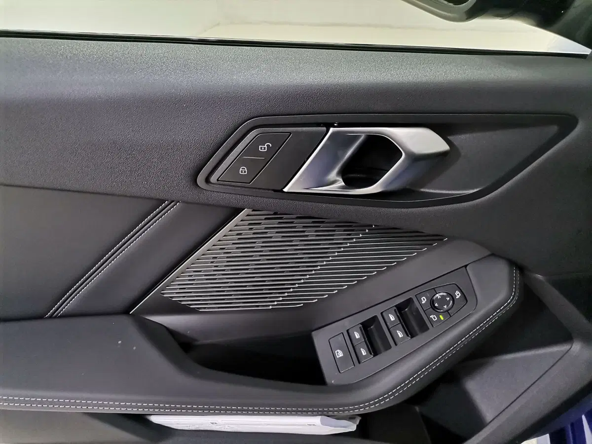 BMW Serie 1 5p. nuova a Salerno (16)