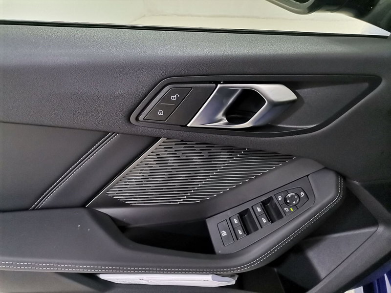 BMW Serie 1 5p. nuova a Salerno (16)