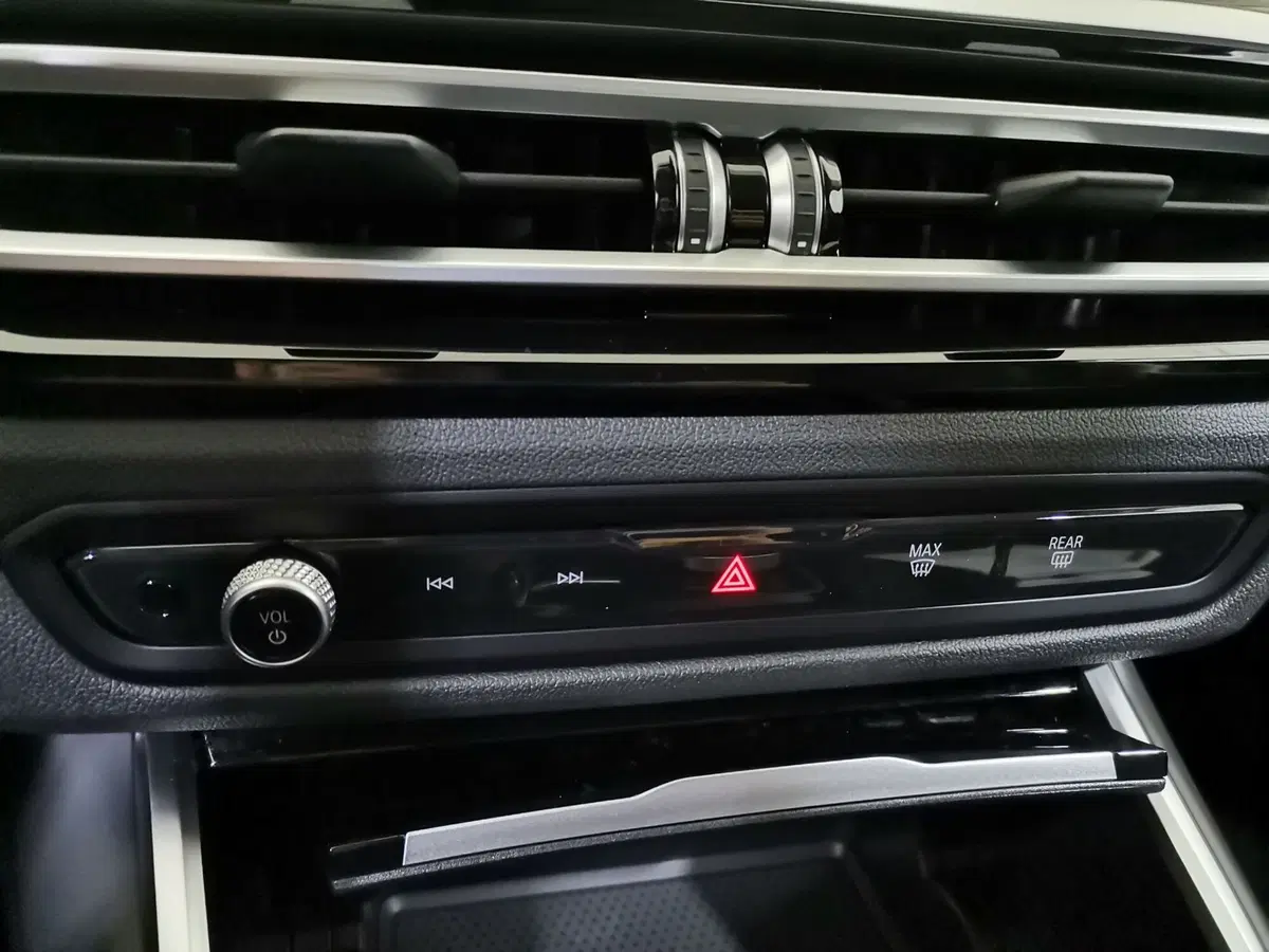 BMW Serie 3 Touring nuova a Salerno (14)