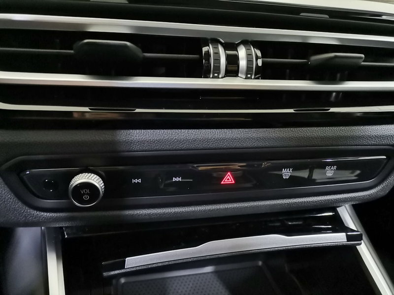 BMW Serie 3 Touring nuova a Salerno (14)