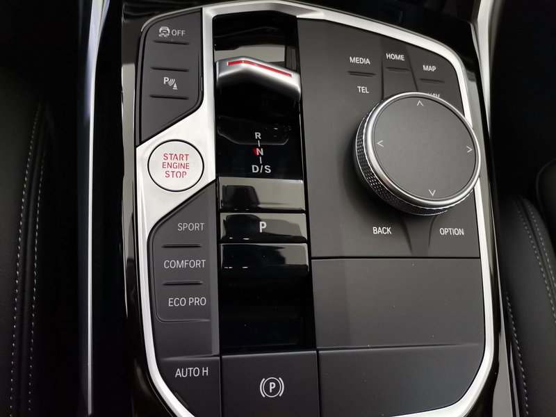 BMW Serie 3 Touring nuova a Salerno (15)