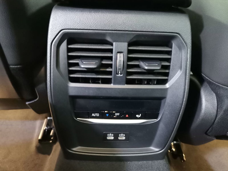 BMW Serie 3 Touring nuova a Salerno (18)