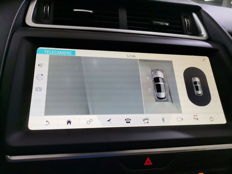 Jaguar E-Pace usata a Salerno (16)