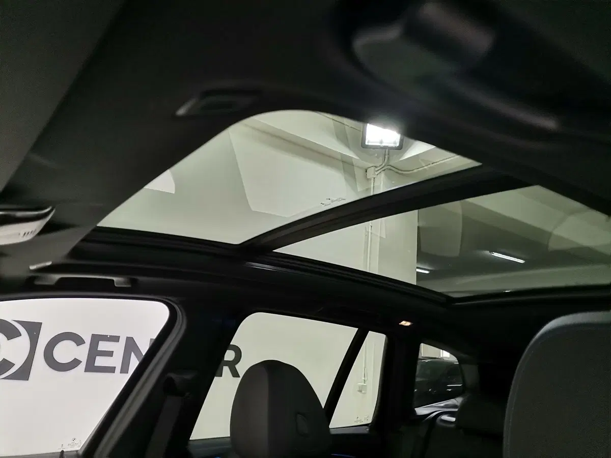 BMW iX3 nuova a Salerno (11)