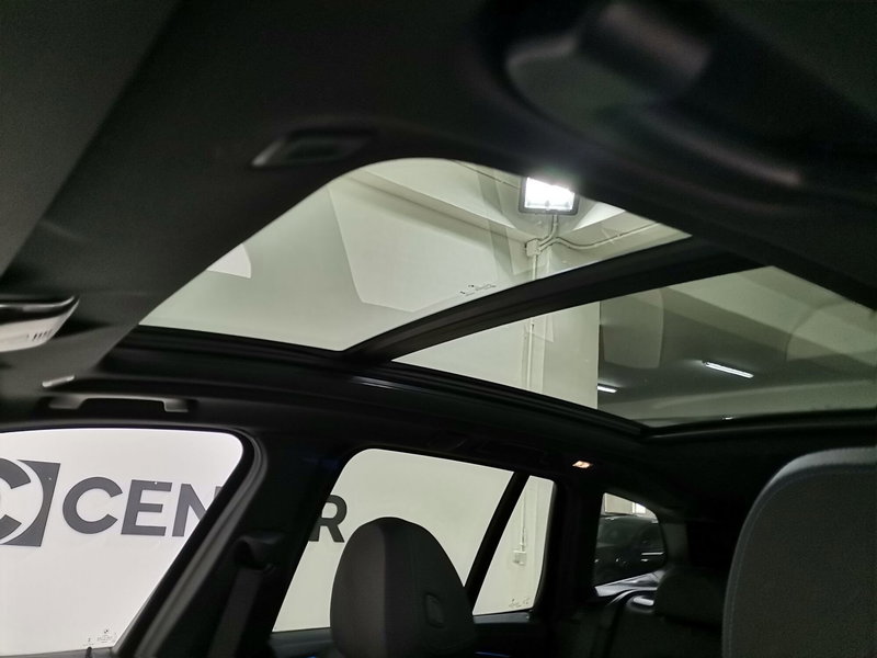 BMW iX3 nuova a Salerno (11)