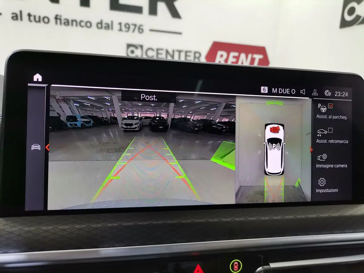 BMW iX3 nuova a Salerno (12)