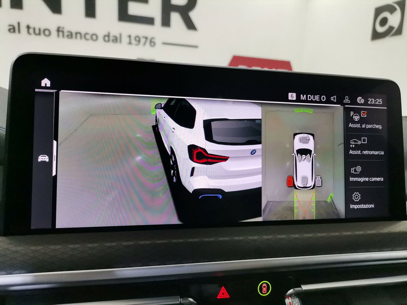 BMW iX3 nuova a Salerno (14)