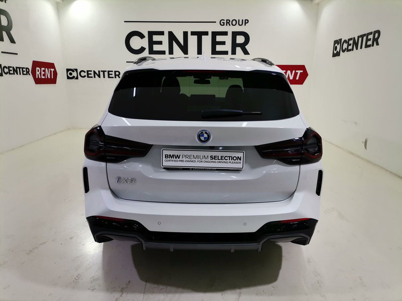 BMW iX3 nuova a Salerno (5)