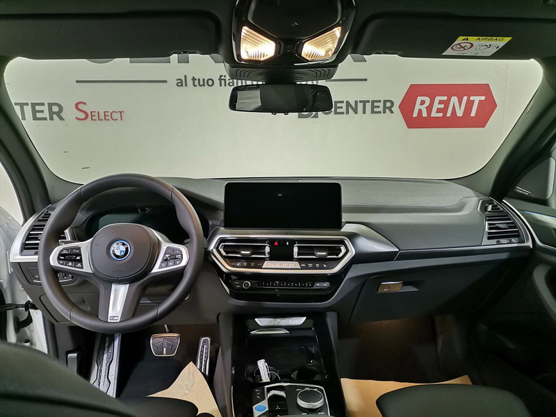 BMW iX3 nuova a Salerno (7)
